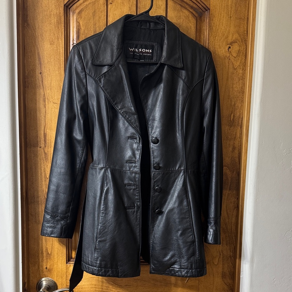 Wilson Women's Sleek Black Leather Jacket